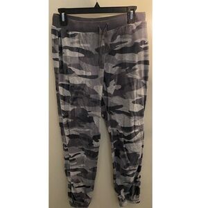 gray camouflage sweatpants